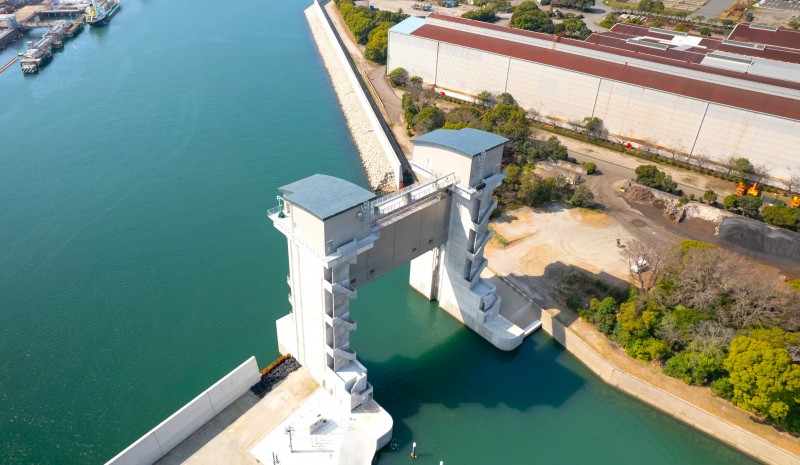 和歌山下津港海岸(海南地区)　日方水門機側操作室